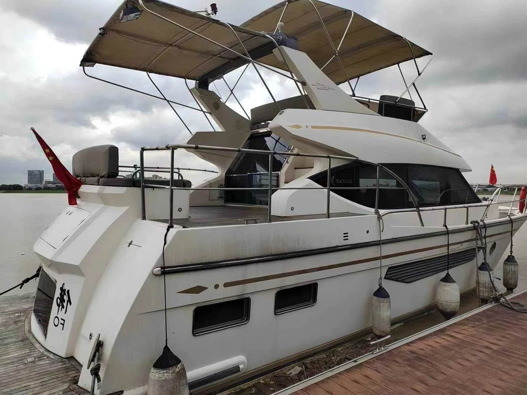 Maxi 45 Flybridge