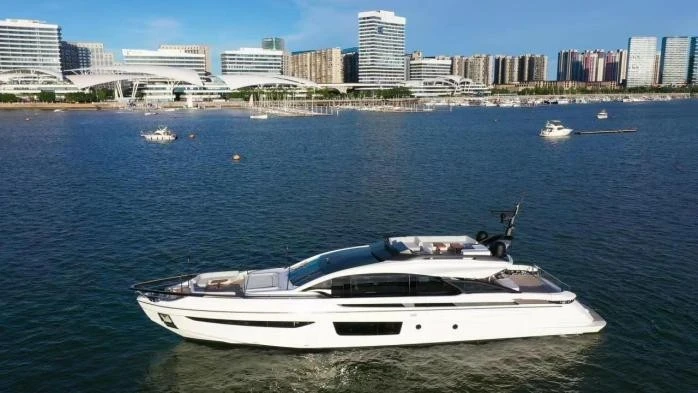 Azimut Grande S10