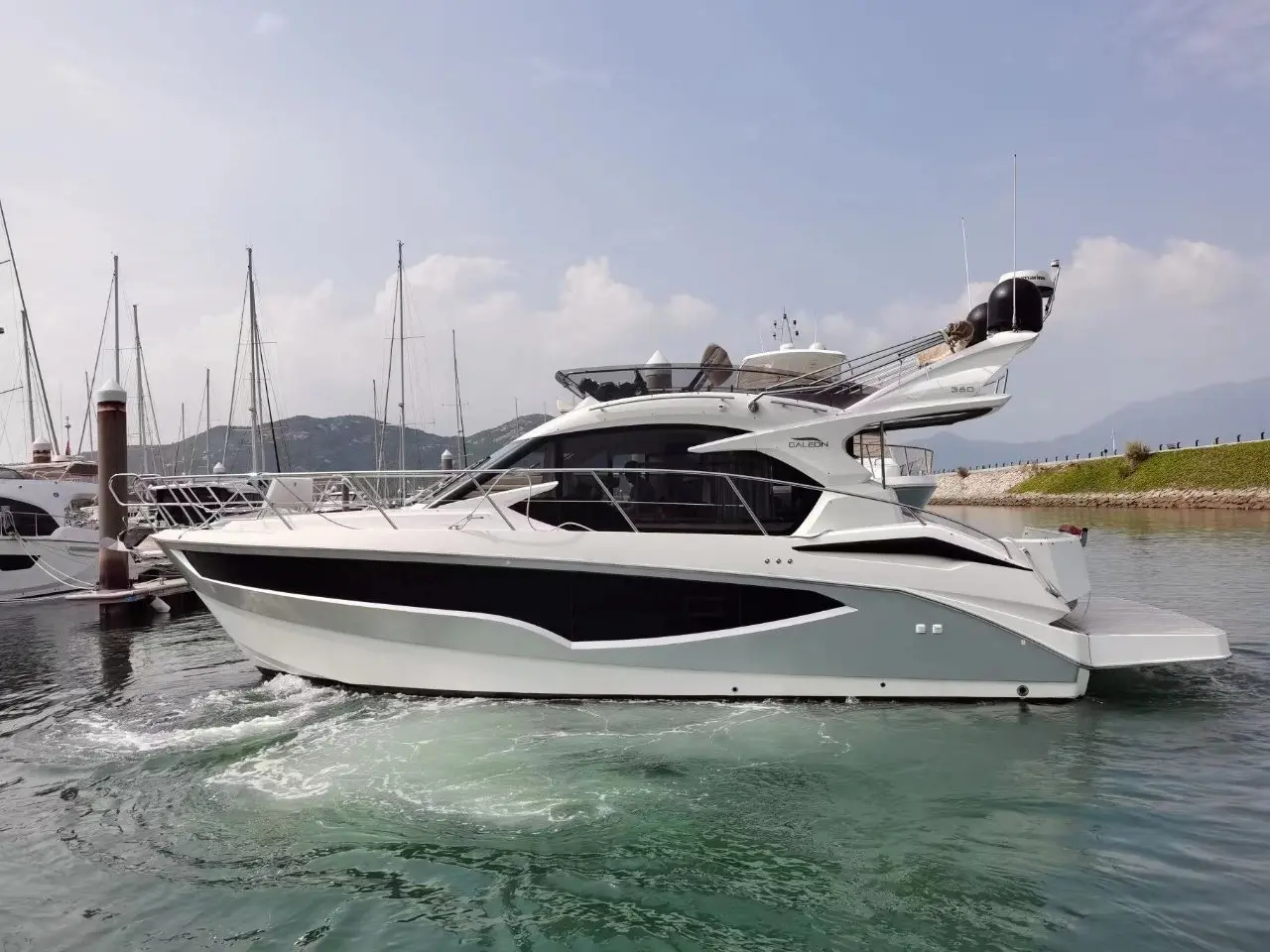 Galeon 360 Flybridge