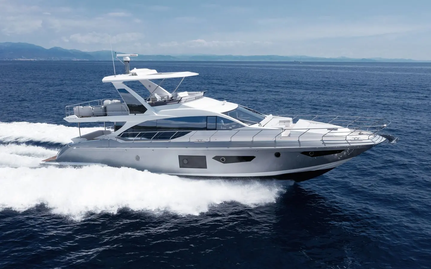 Azimut Magellano 66