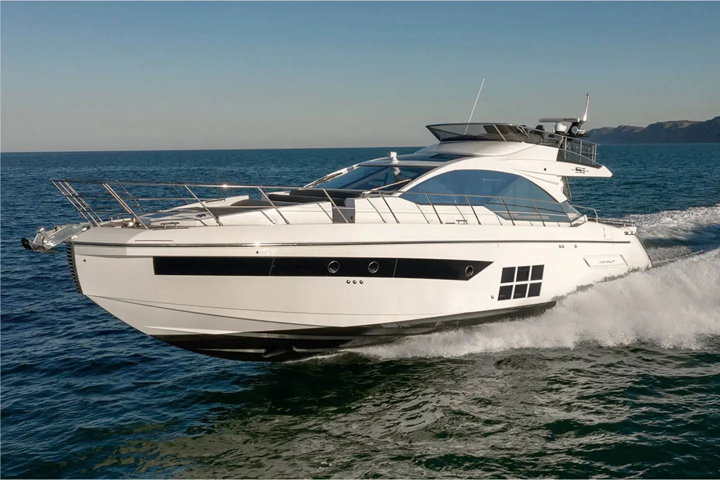 Azimut Grande S6-IPS-700