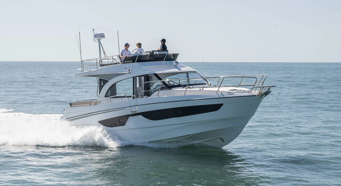 Beneteau Antares 11 flybridge 