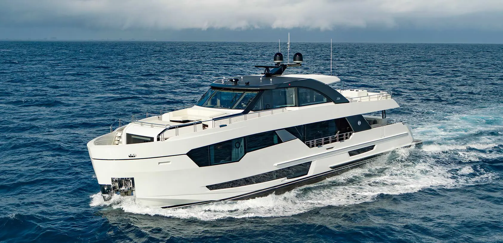 OceanAlexander 30R Skylounge