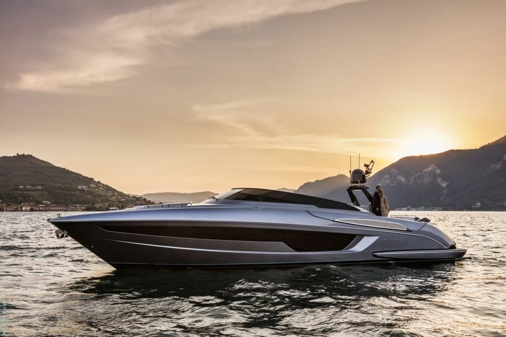 Riva Bahamas V12 1800