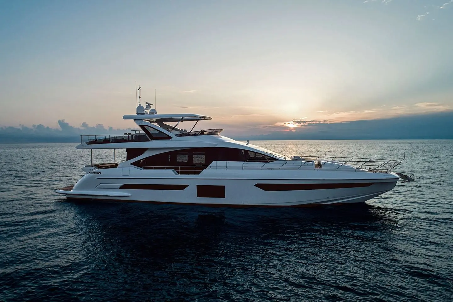 Azimut Grande 25 METRI