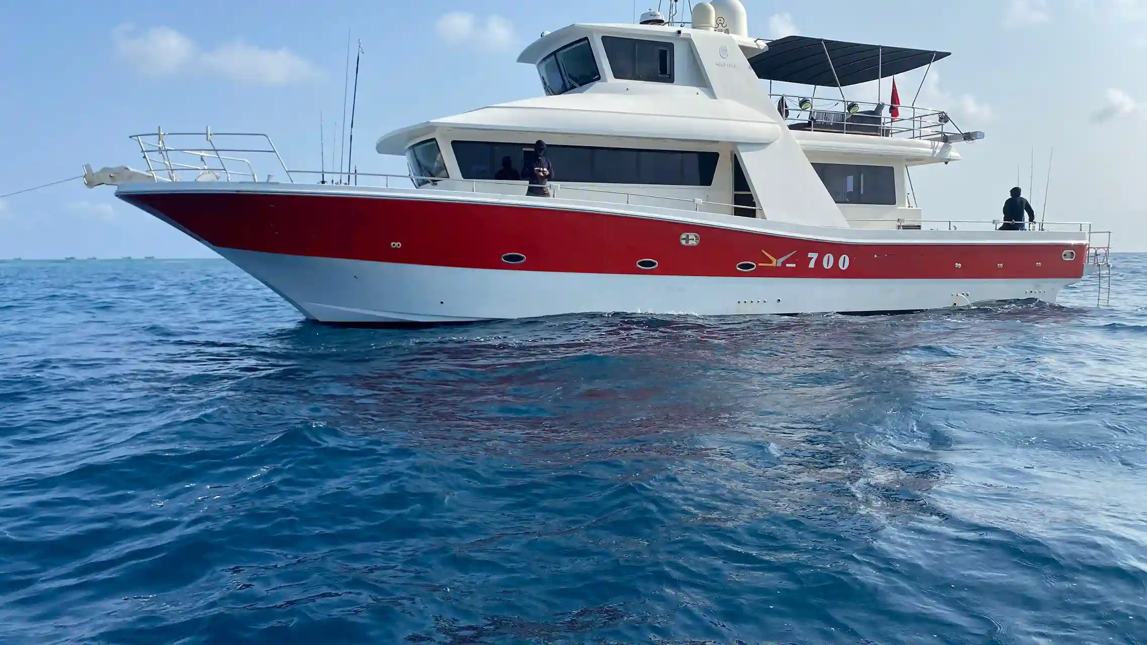 GoldLuck JY700D Luxury Fishing Boat